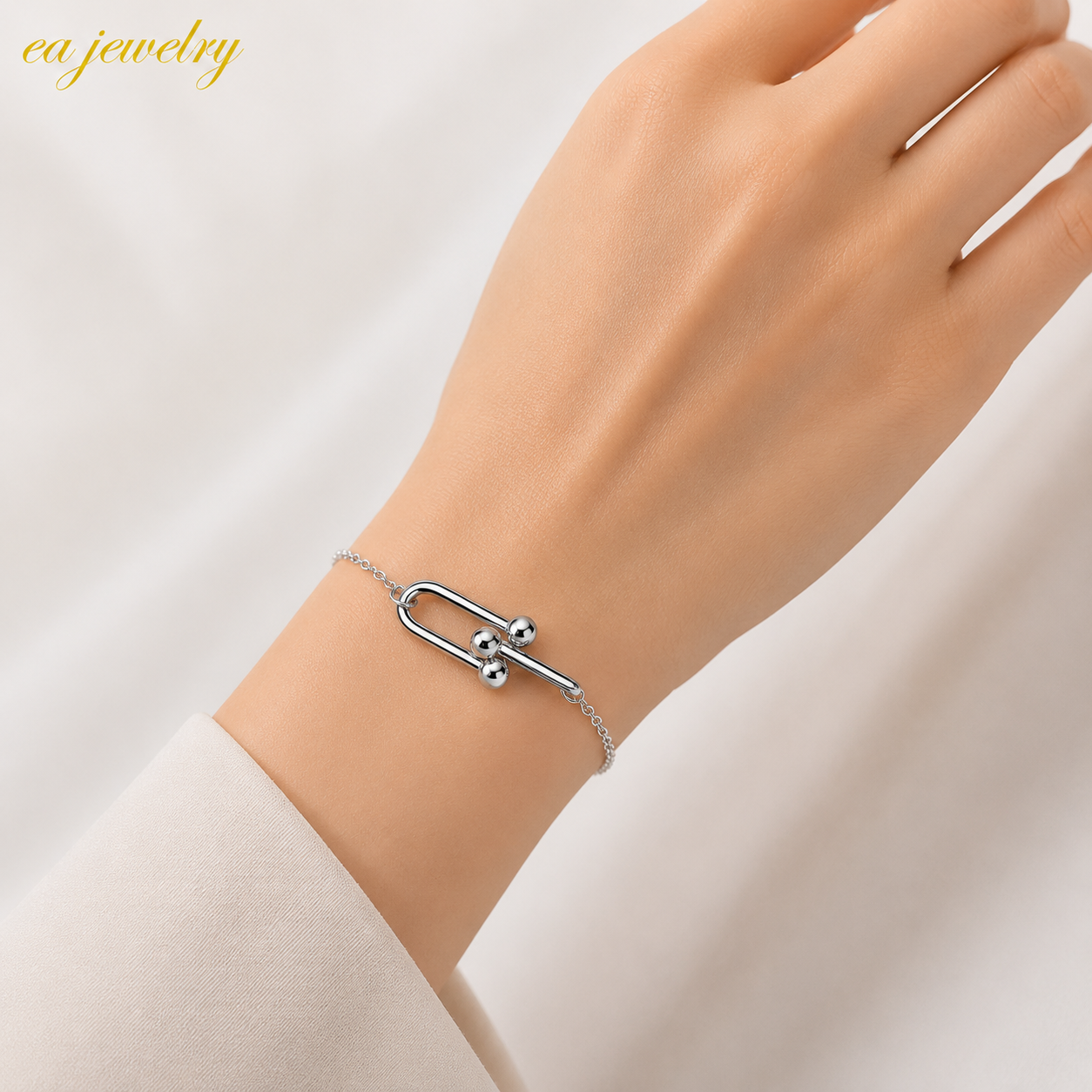Loop Charm Bracelet - Silver