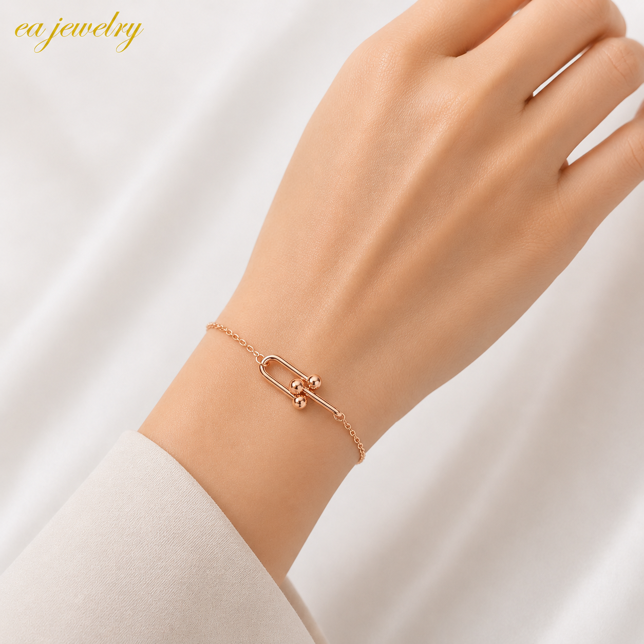 Loop Charm Bracelet – Rose gold