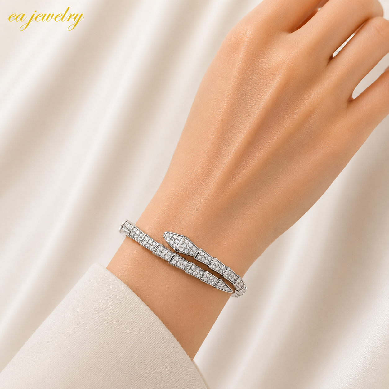 Serpentine Bangle – Silver