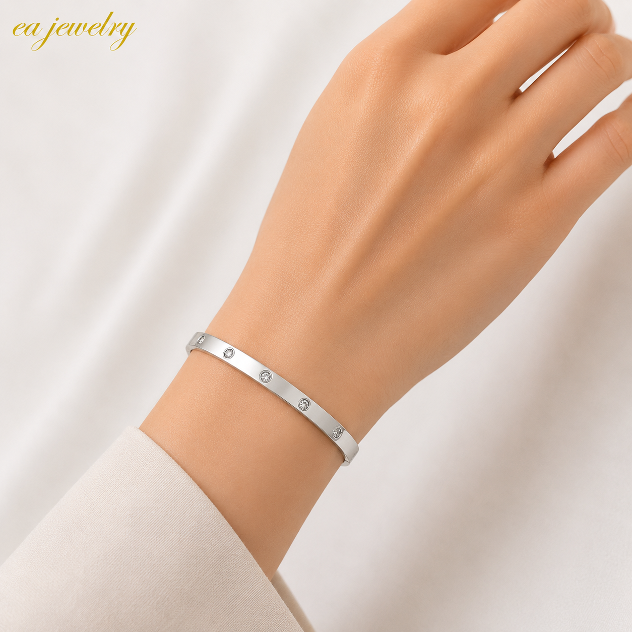 Celeste Bangle - Silver