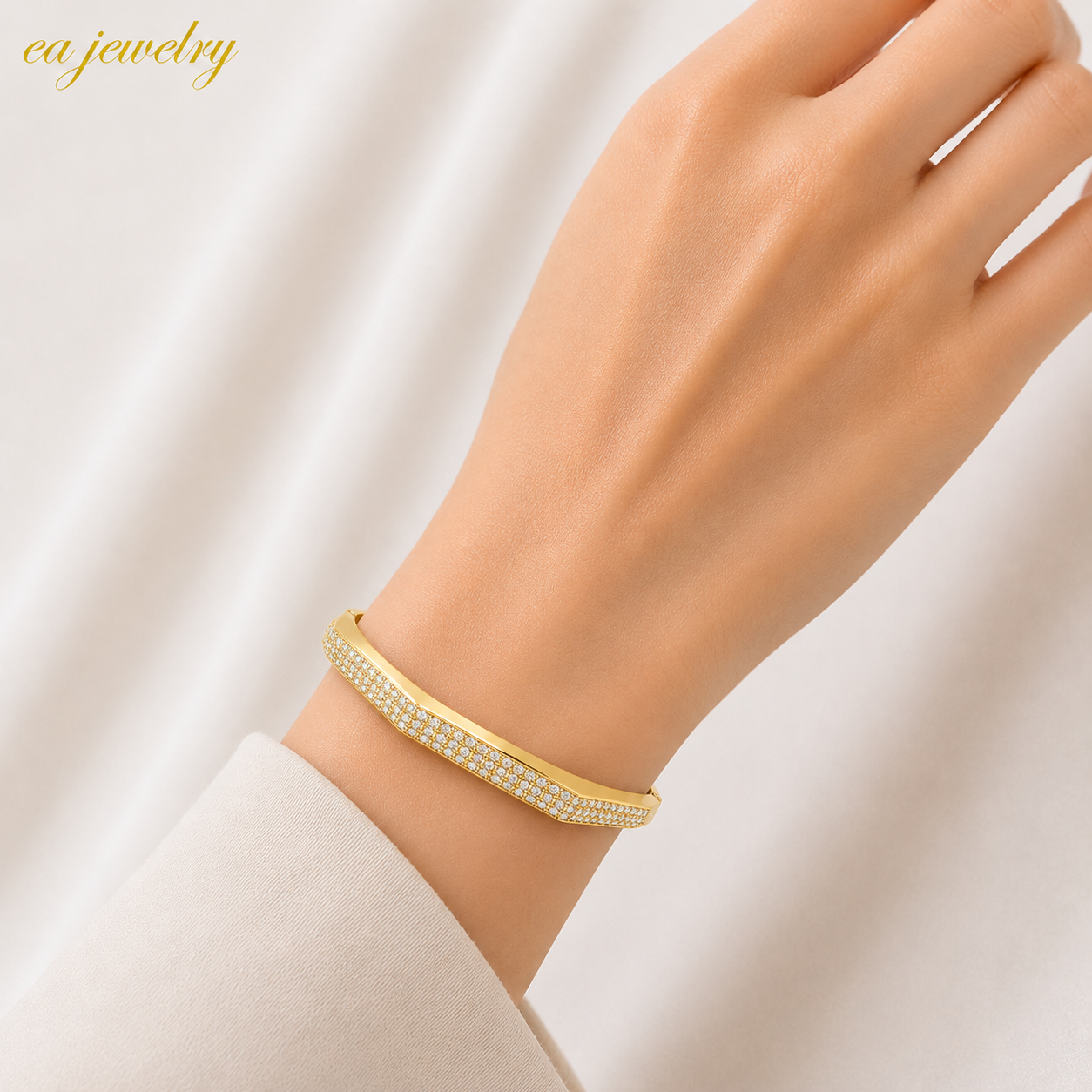 Luna Edge Bangle